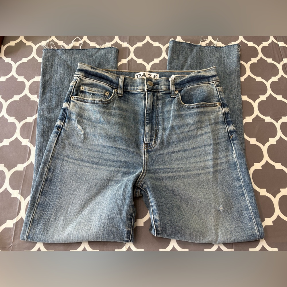 Daze Denim Shy Girl High Rise Crop Flare Just Right Whipp Jeans NWT - Picture 8 of 11